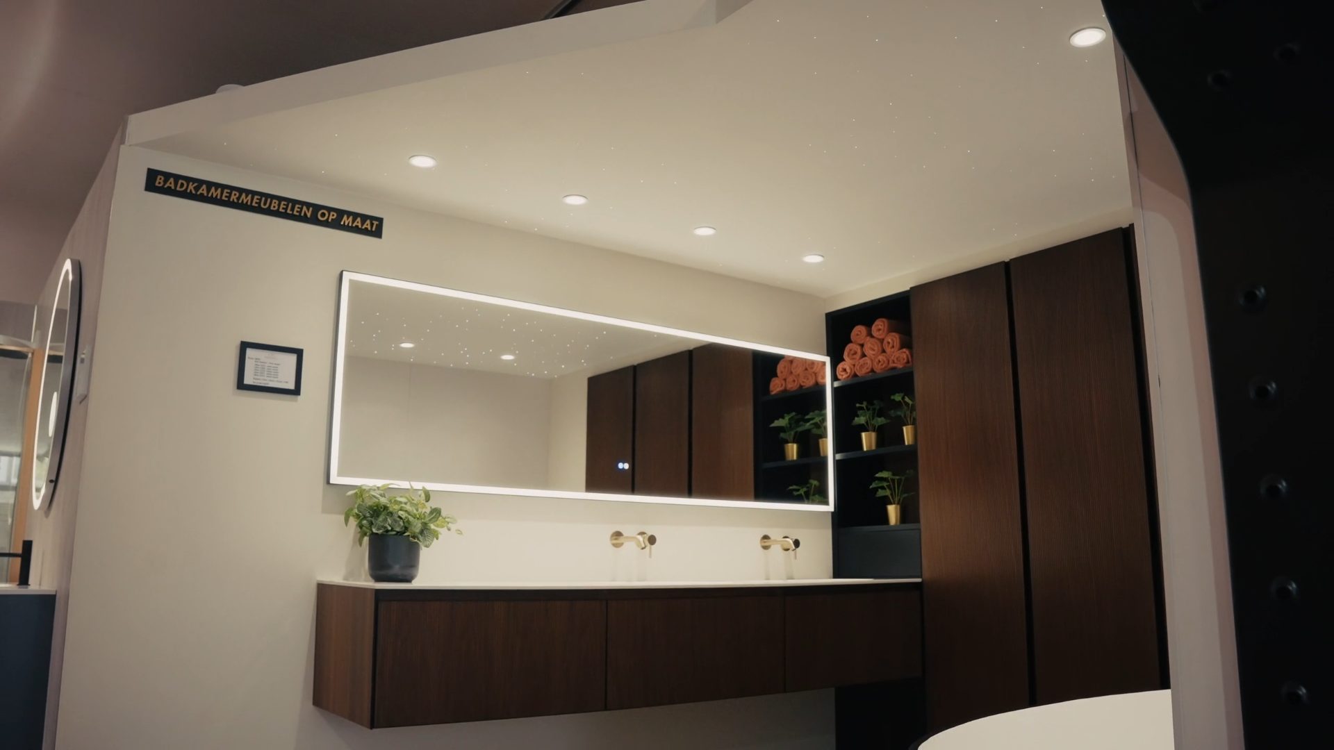 Badkamer met regendouche